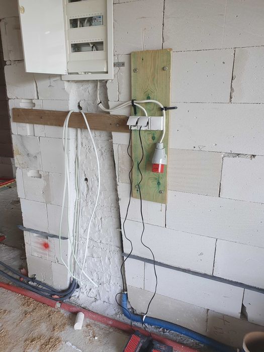 Elektryk, Instalacje elektryczne, Przyłącza elektryczne, Zwyżka.