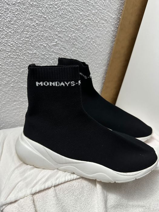 Tenis Bota tipo meia Bershka