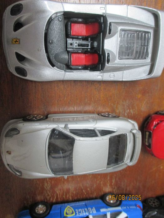 12 carros miniaturas