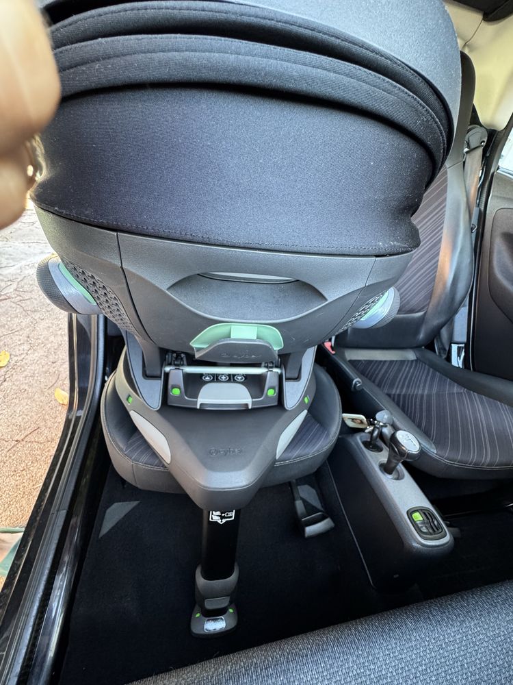 Cybex Cloud G i-Size Plus/Moon preto-preto PU1