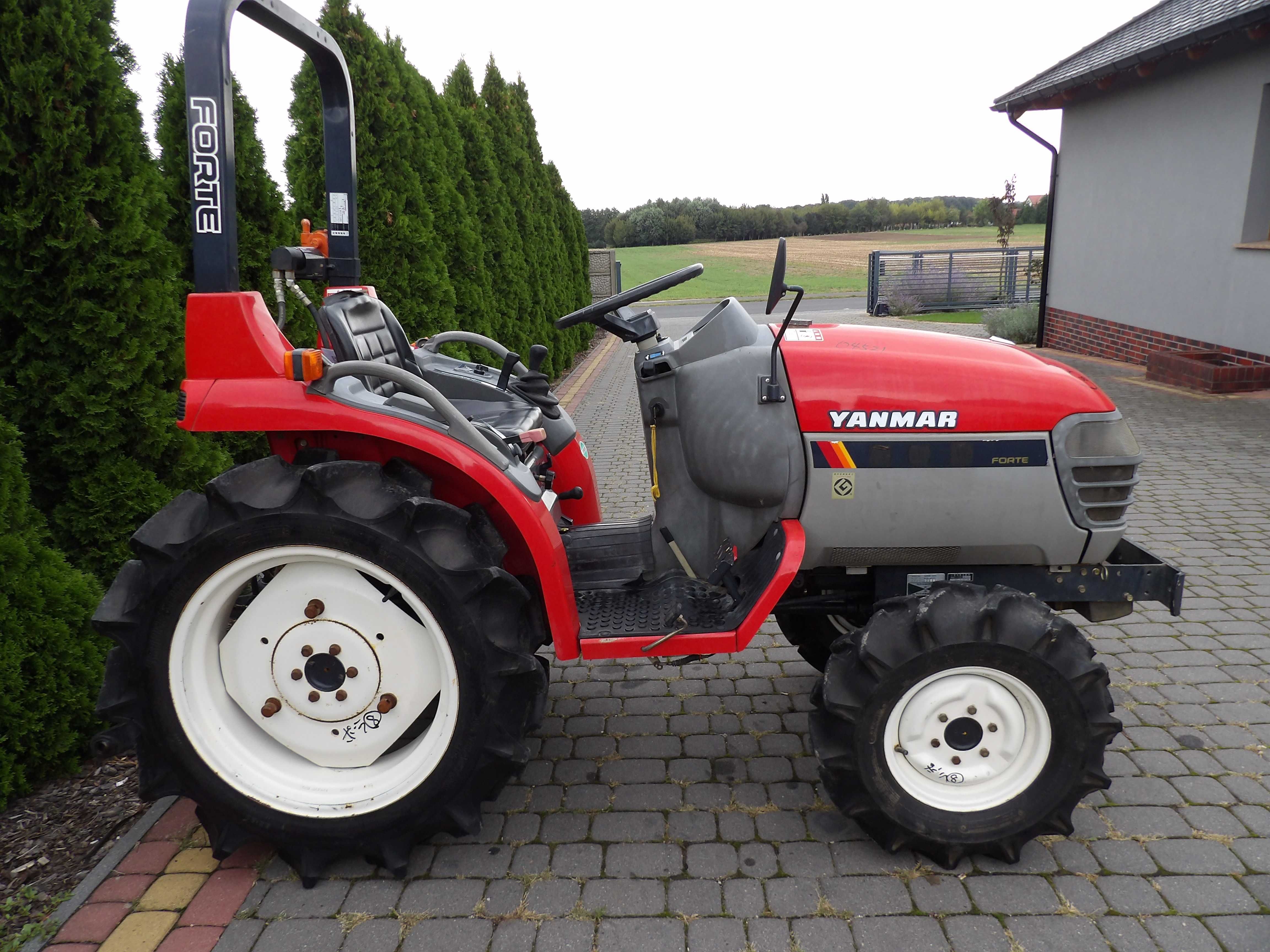 Yanmar AF 17 KM 4x4 rewers mini traktor ogrodniczy kubota iseki