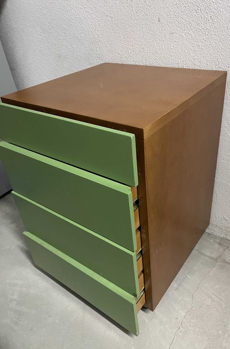 Modulo de Gavetas com Rodas