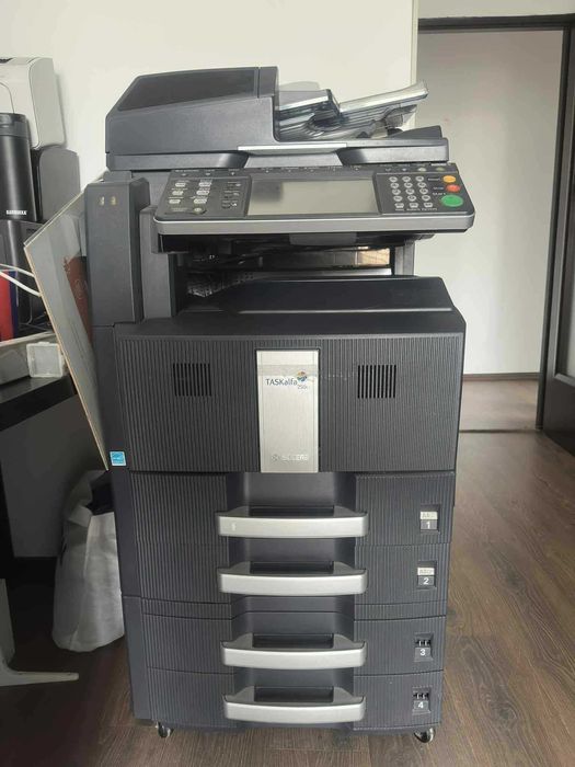 Drukarka Kyocera TASKalfa 250ci – uszkodzona, na części / do naprawy