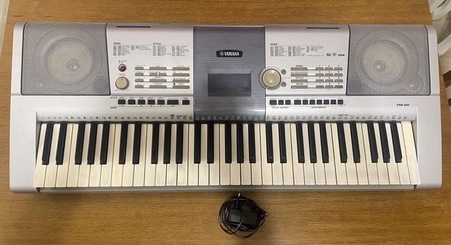 Sprzedam keyboard Yamaha PSR-295