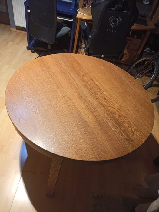 Okrągły stół rozkładany