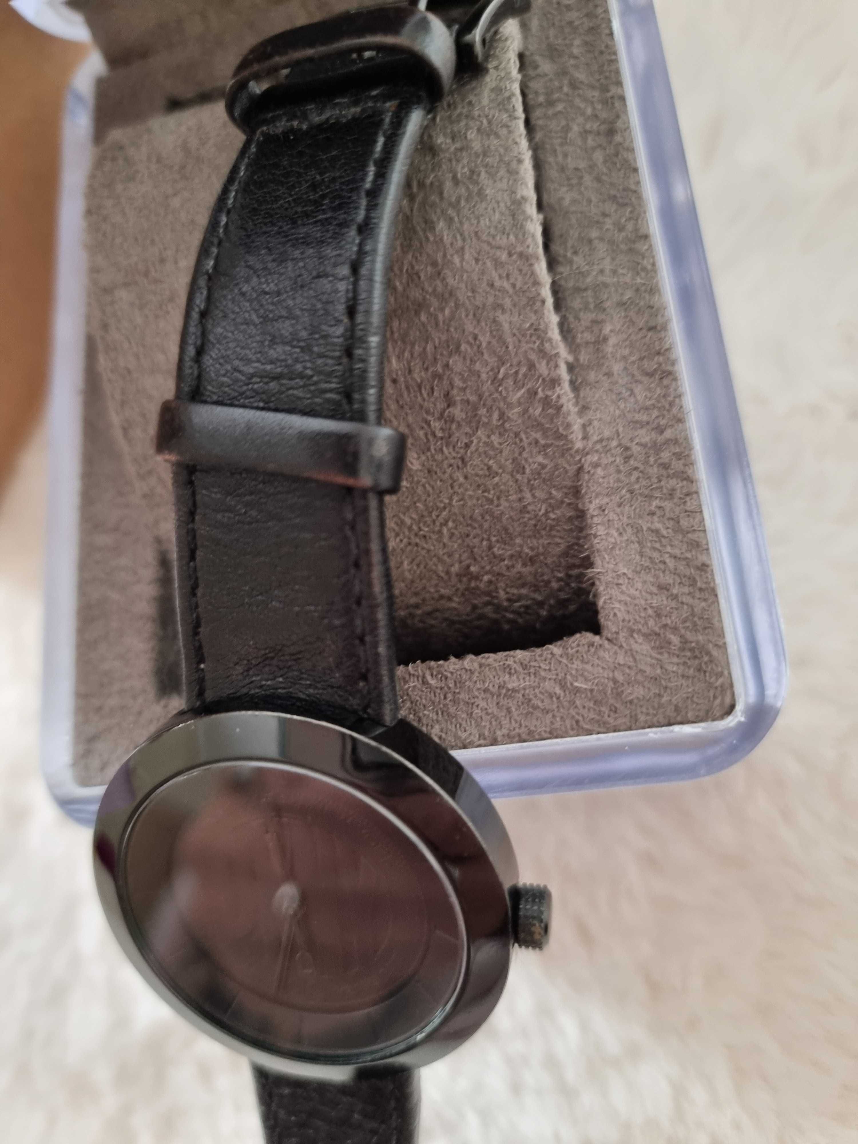 Relógio DKNY preto