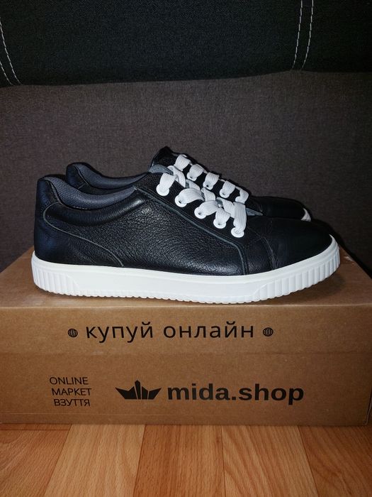 Кроссовки " мида"