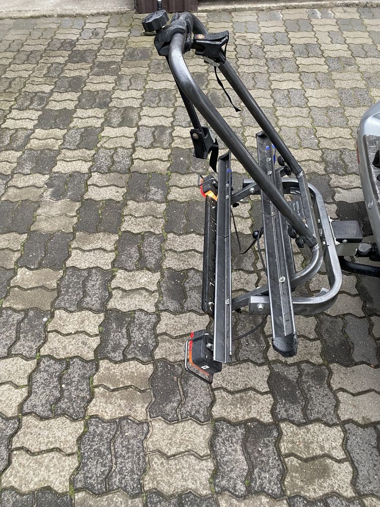 Bagaznik uchylny na hak na 2 rowery