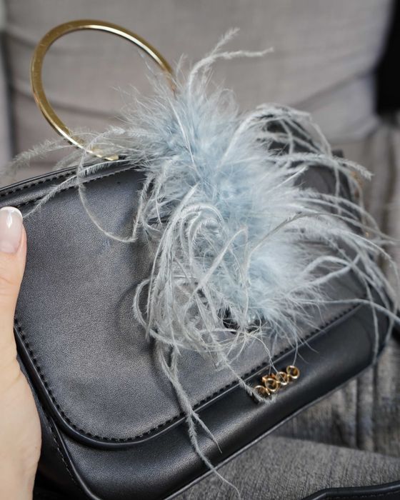 Маленькая женская черная сумка клачт с ремешком