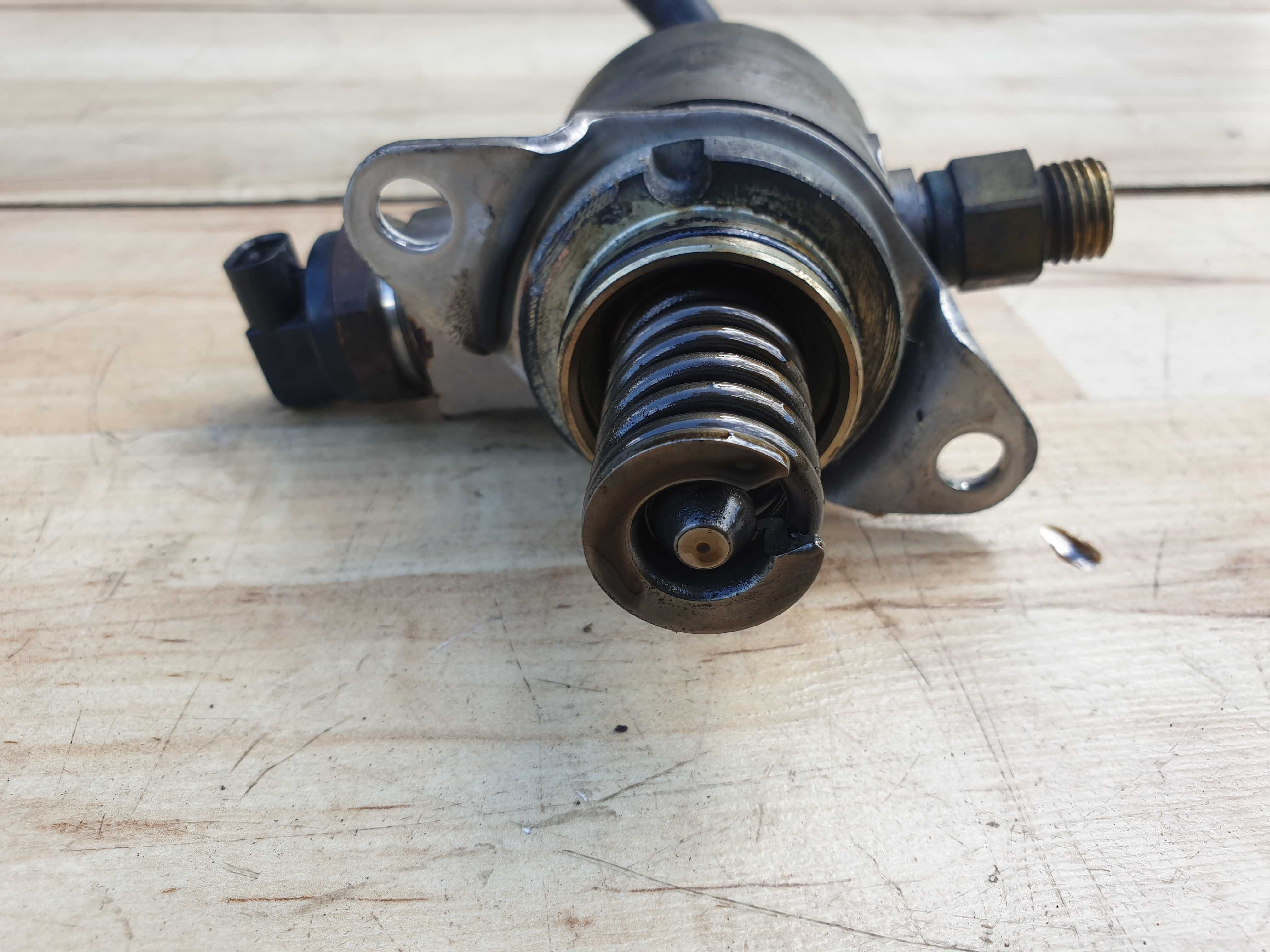 Audi A3 8P lift A4B8 A58T VW 2.0 TFSI Pompa wysokiego ciśnienia