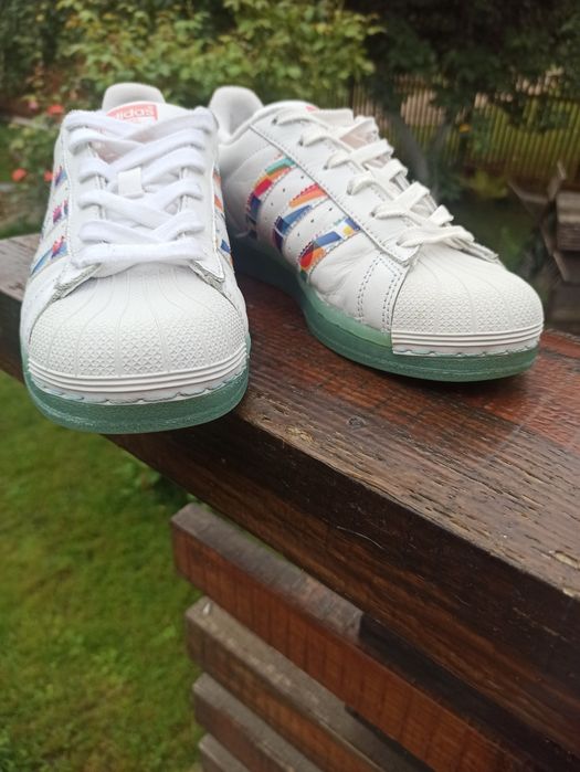 Кросівки Adidas superstar , жіночі.Розмір 37,5.