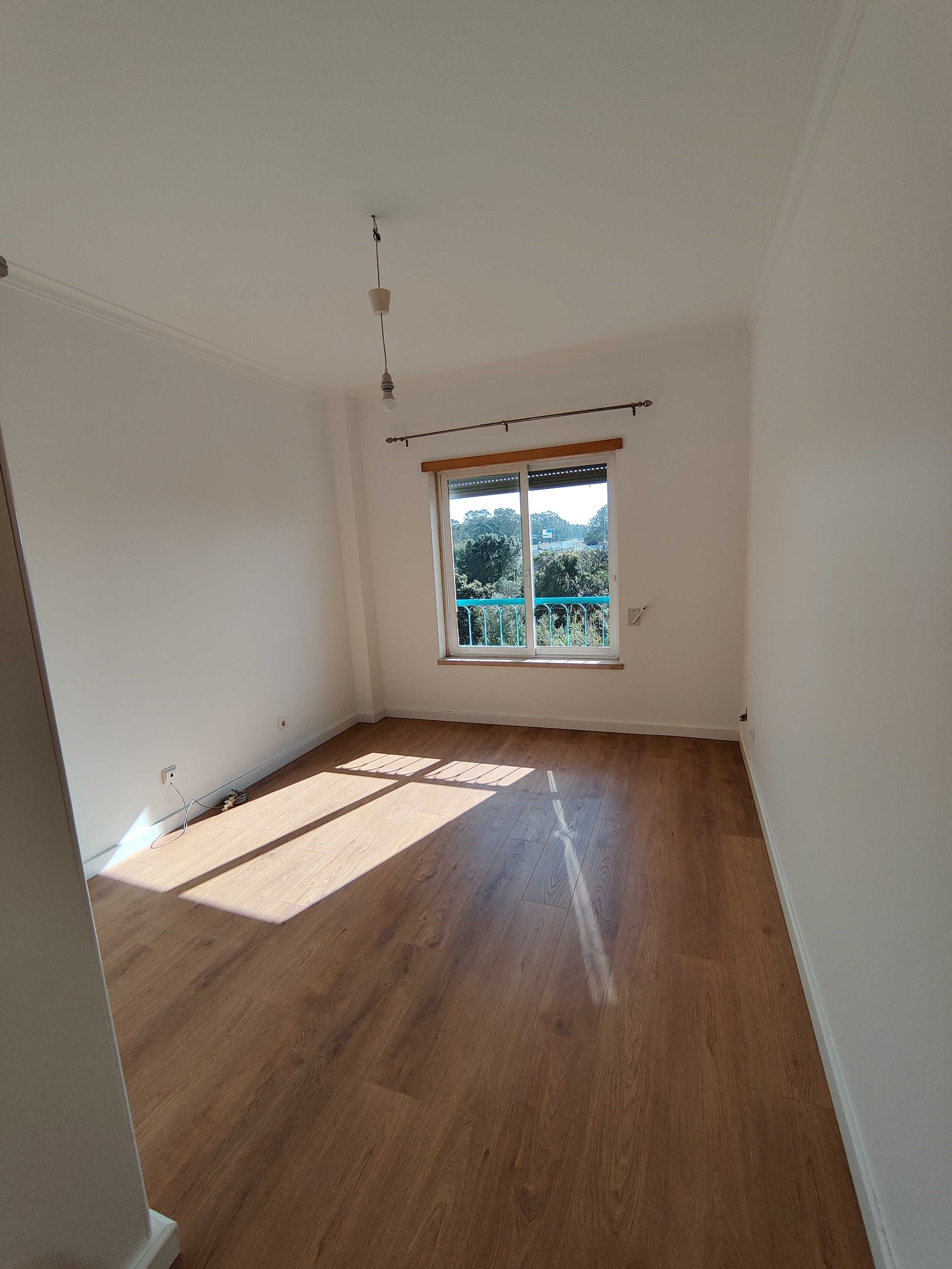 T3 Premium Caparica - 350m FCT-UNL, LIDL,TST | Totalmente Renovado