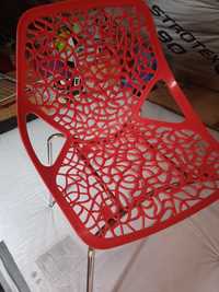 Krzesło czerwone ażurowe