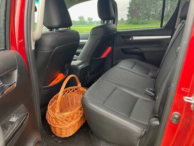 TOYOTA HILUX • 2023 • 2.8 D-4D 204 KM • 4x4 • Serwisowany • Z POLSKI