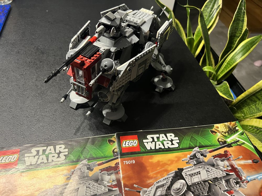 Zestaw LEGO 75019 Star Wars AT-TE