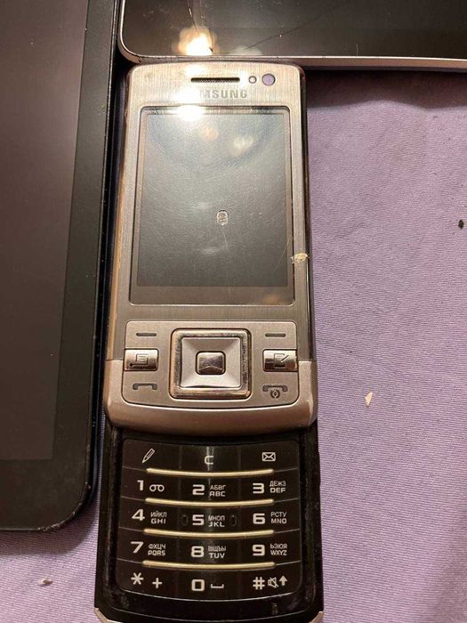 Телефон Samsung SGH-L870 планшет Samsung Galaxy Tab та Nexus