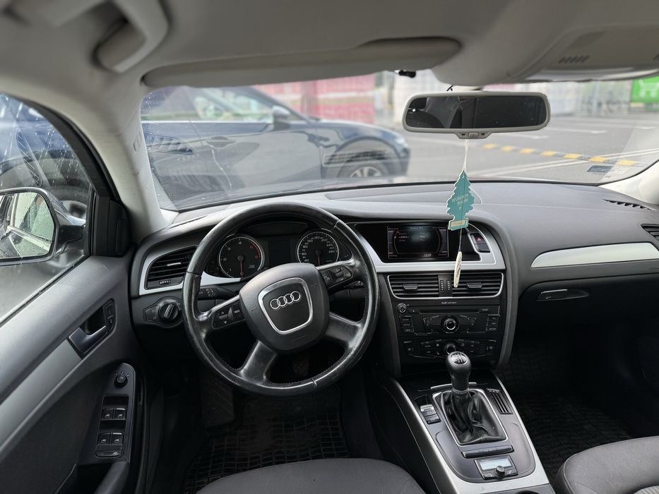 Audi A4 B8 2.0TDi manual