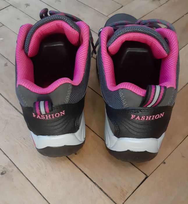 Кросівки 38 розмір