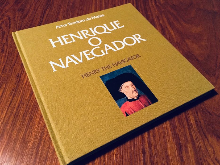 Livro CTT "Henrique o Navegador" coleção selos filatelia correios