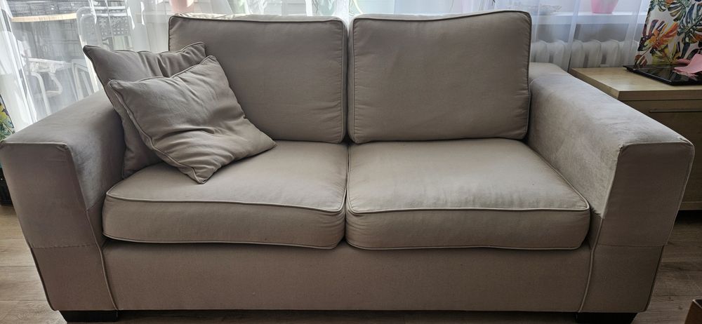 Oddam za darmo stolik i kanapy