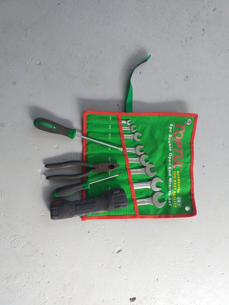 1 conjunto de Chaves de bocas marca toptul novo + 1 a