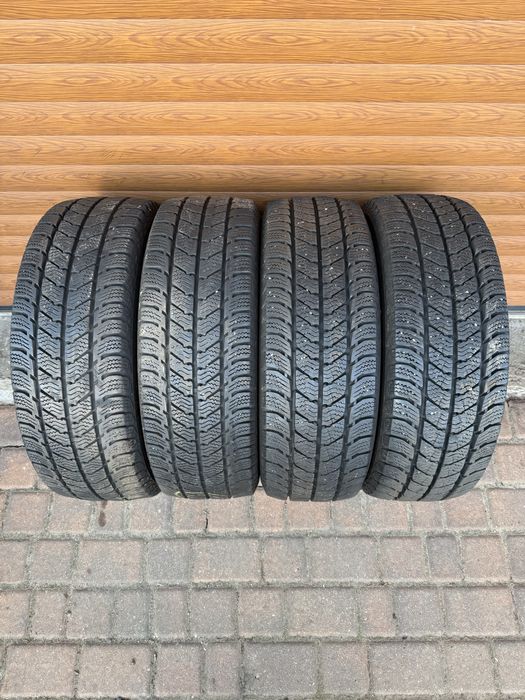 215/65/16C Semperit 4 opony zimowe