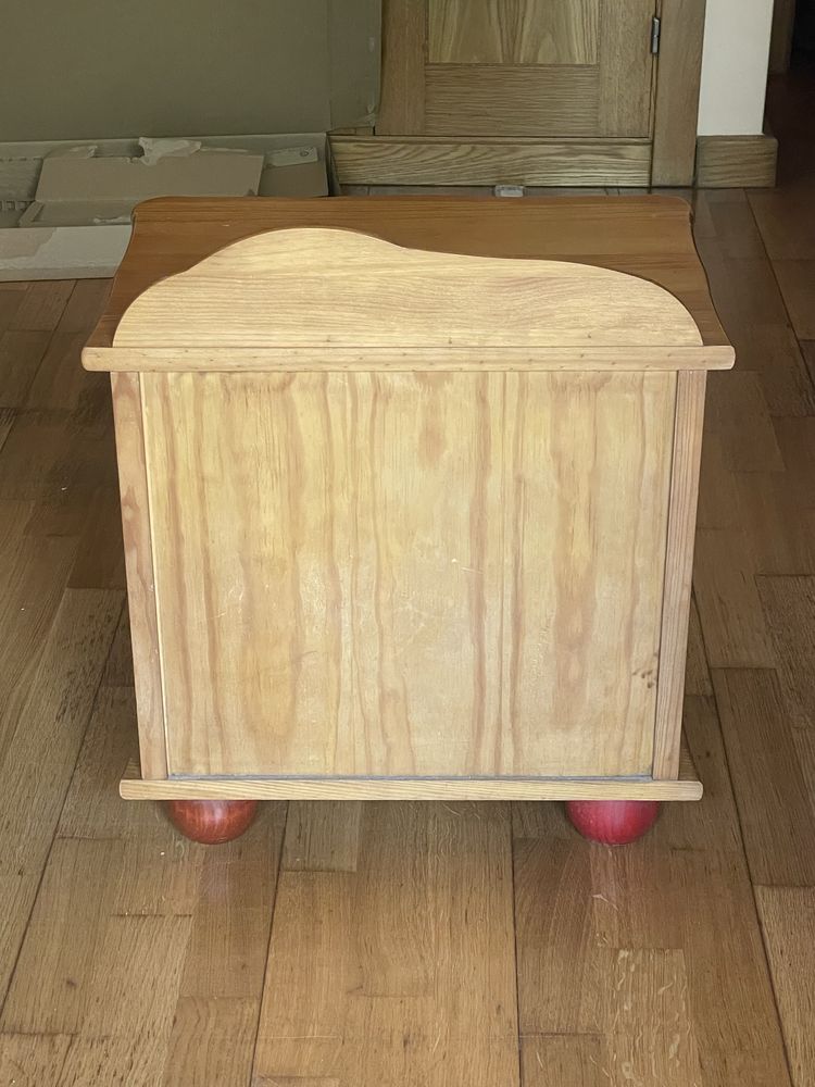Mesa de cabeceira infantil