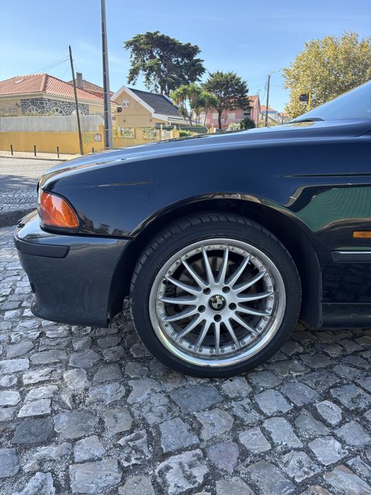 BMW Série 5 E39 528i
