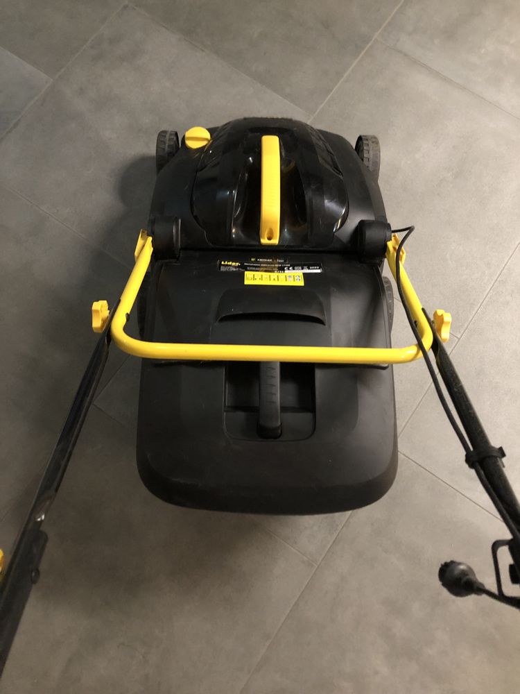 Lider wertykulator areator  Lider Plus KCW1738B z koszem elektryczny
