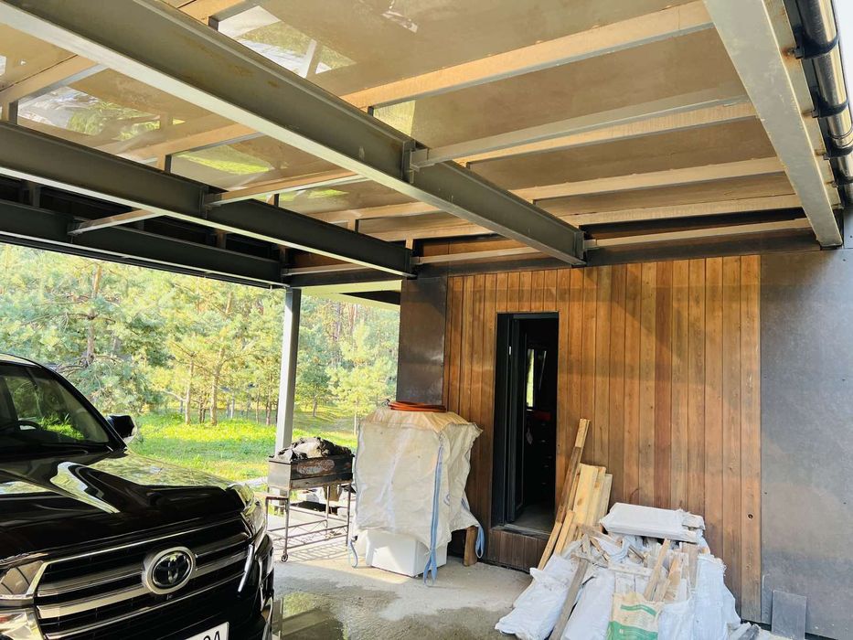 Продам участок в Обуховке в сосновом лесу с недостроем