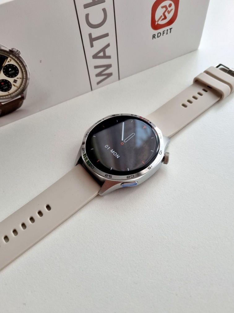 Srebrny smartwatch GT5 Pro nowy