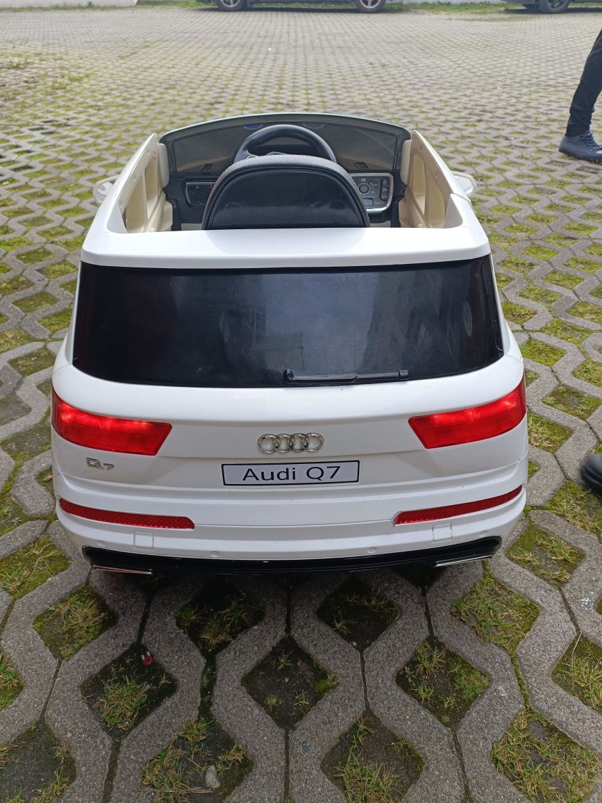 Auto na akumulator Audi Q7