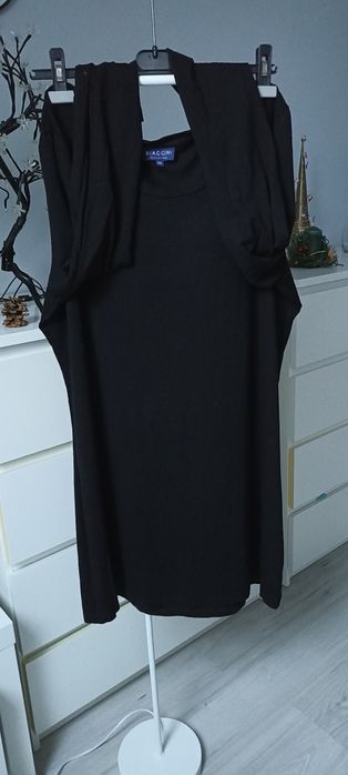 Mała czarna Plus Size. XXXL Klasyczna sukienka