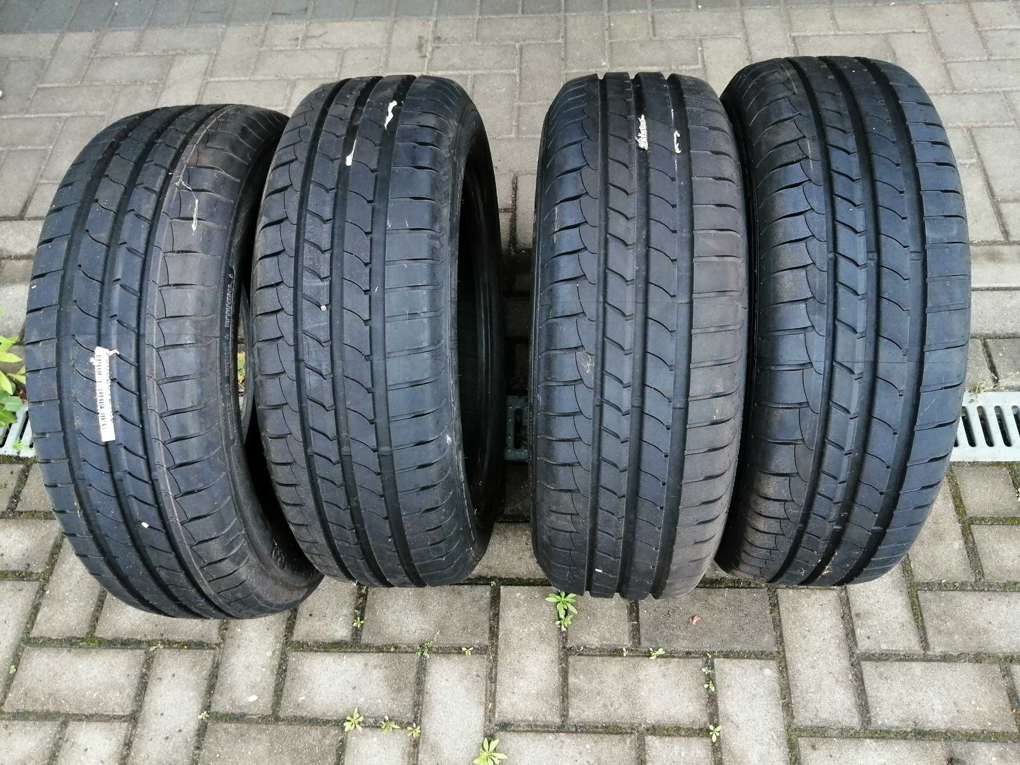 Komplet opon letnich Goodyear 195/60/16 z bieżnikiem 8mm