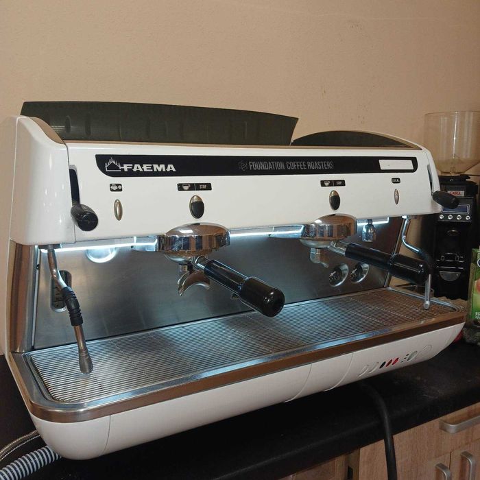 Професійна кавоварка Faema E92  після ТО
