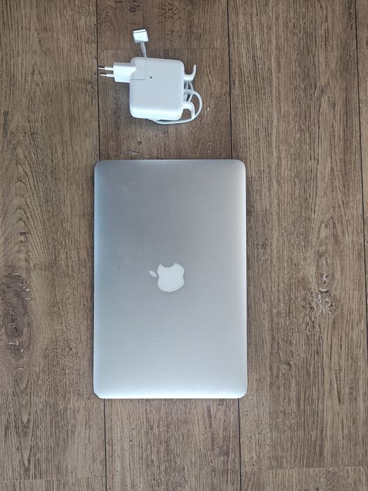 Laptop MacBook Air ! i5 , 4GB RAM, SSD! Sprzedam !