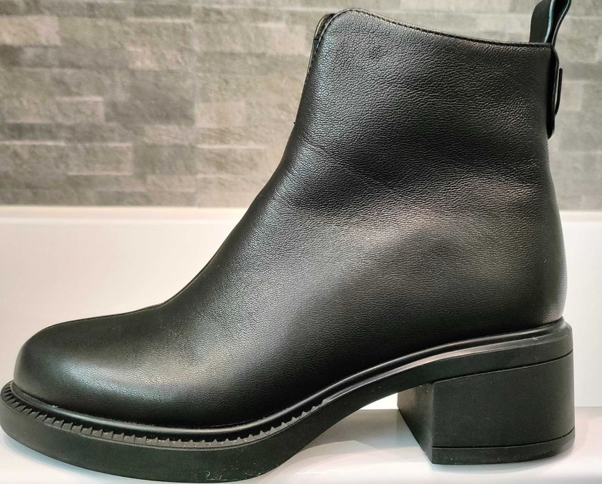 Продам жіночі зимові шкіряні чоботи 41 р