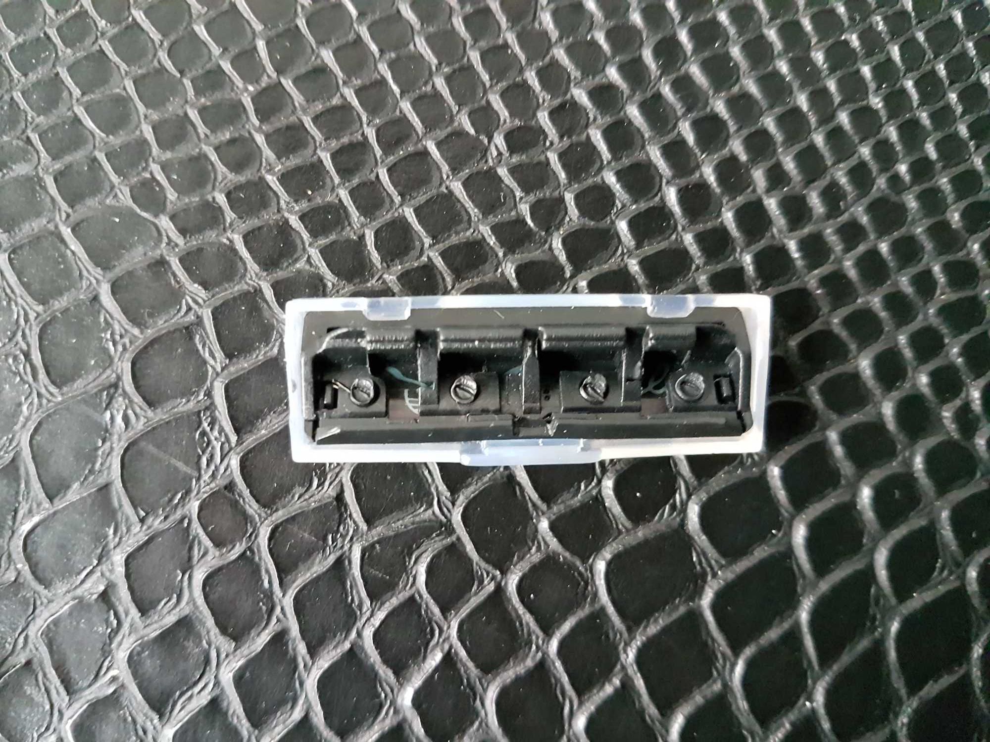Męski zestaw podróżny do pielęgnacji w metalowym etui Maszynka