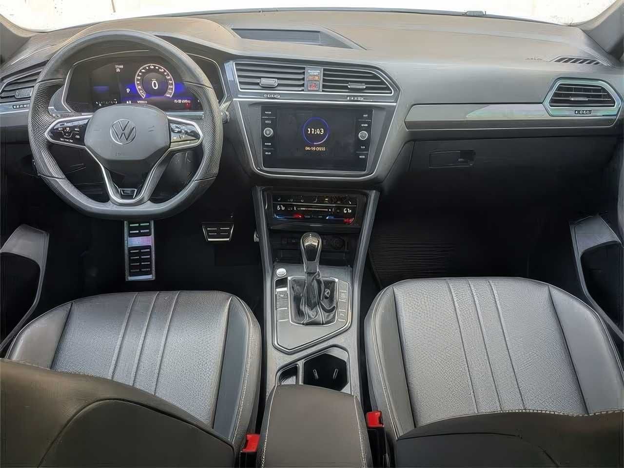 2023 Volkswagen Tiguan SE R-Line Black