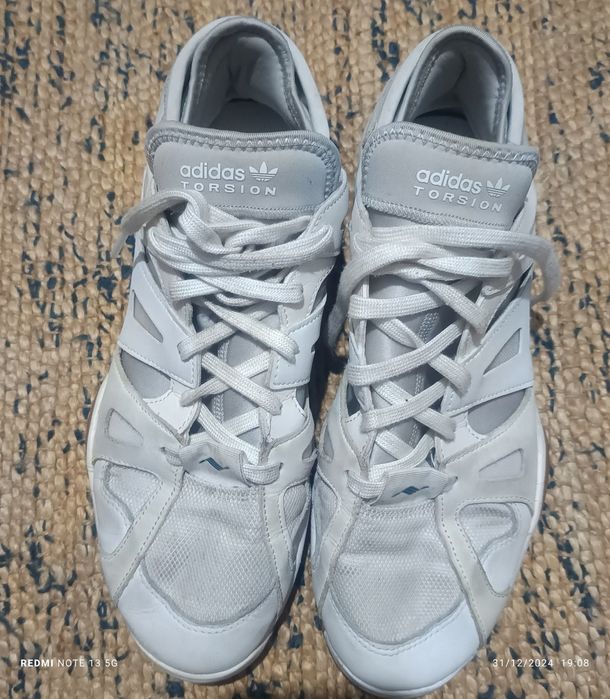 Tênis adidas torsion 44.5