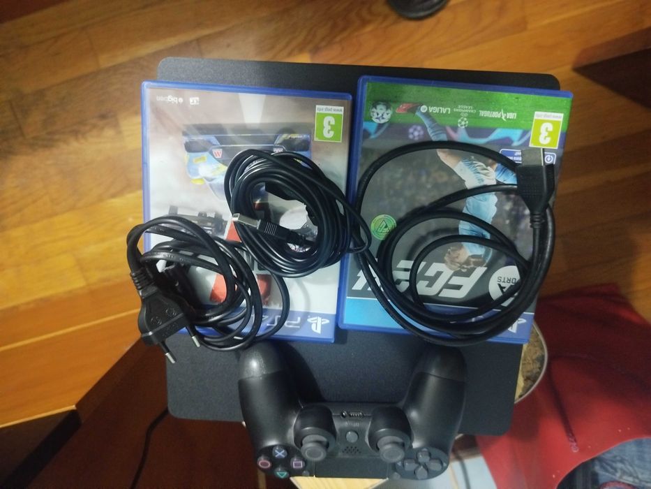 PlayStation 4 como nova