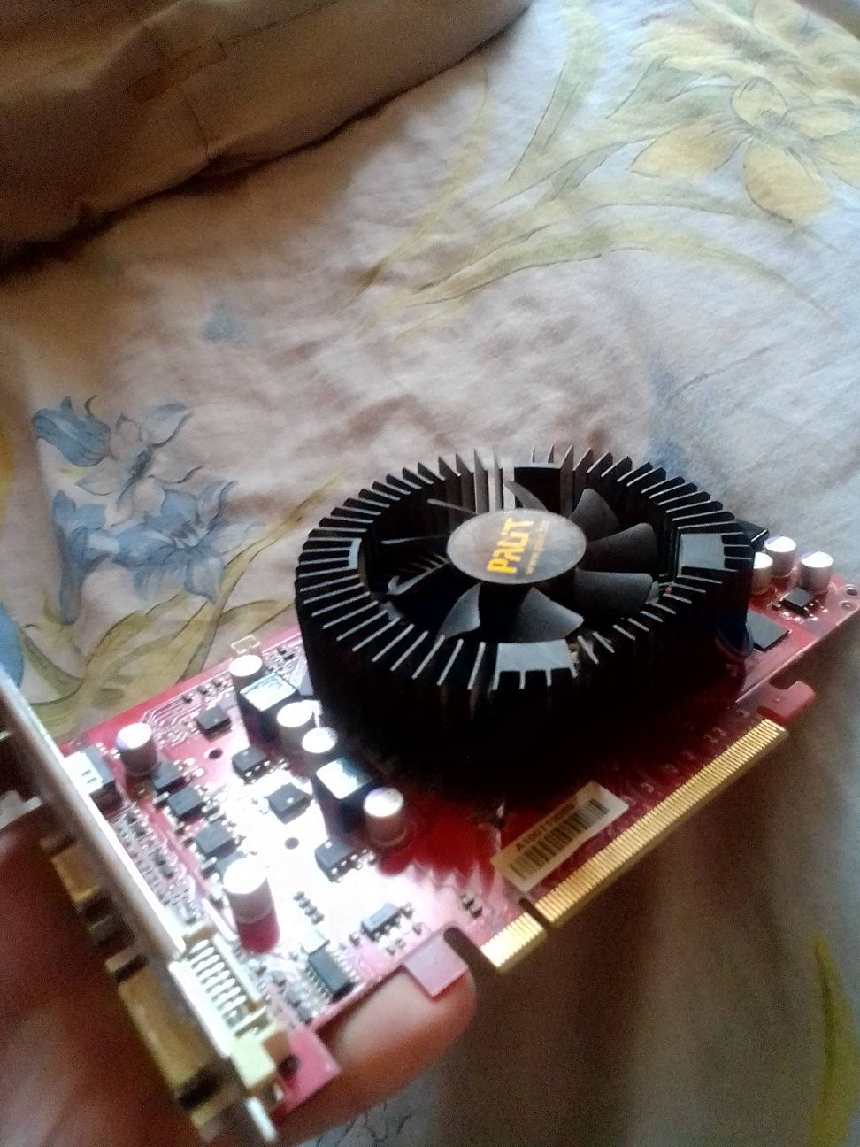 Видеокарта GeForce 9800 GT 1gb 256bit. DDR3