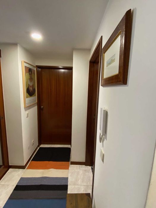 Quarto mobilado em apartamento junto à universidade Lusíada