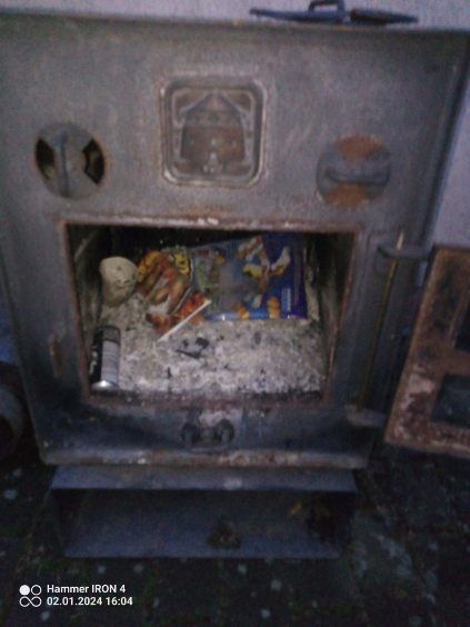Sprzedam kominek  typu Koza z 4 metrowym kominem z blachy żaroodpornej