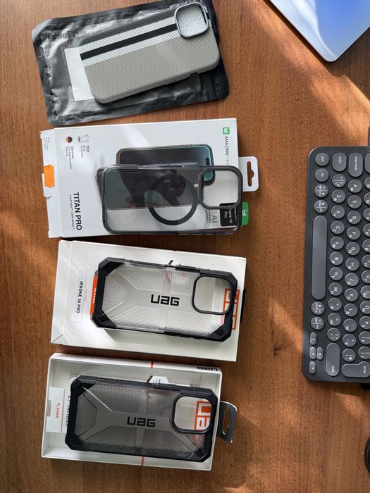 Чохли UAG для iphone 16 pro та 15 pro max