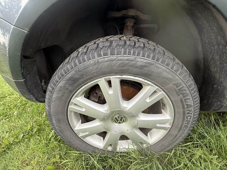 VW Touareg 2.5  (na czesci )