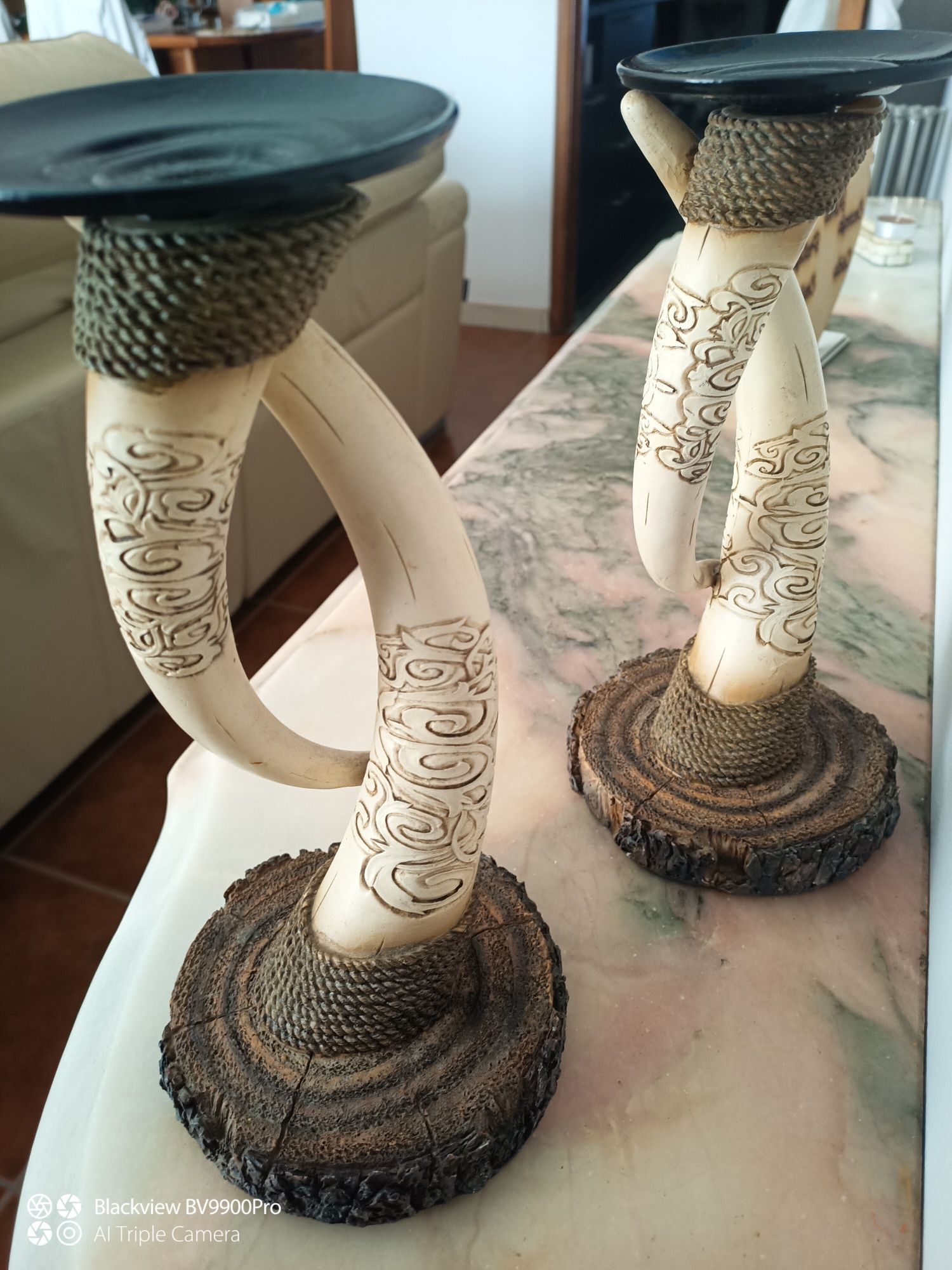 Conjunto de castiçais dentes de elefante