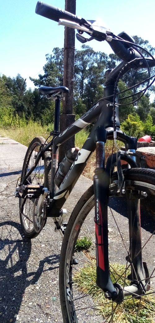 Bicicleta com garrafa