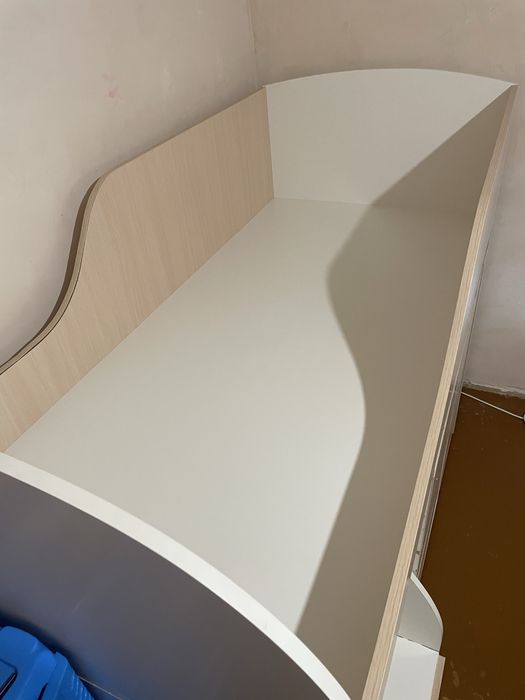 Кровать ліжко зі сходинками