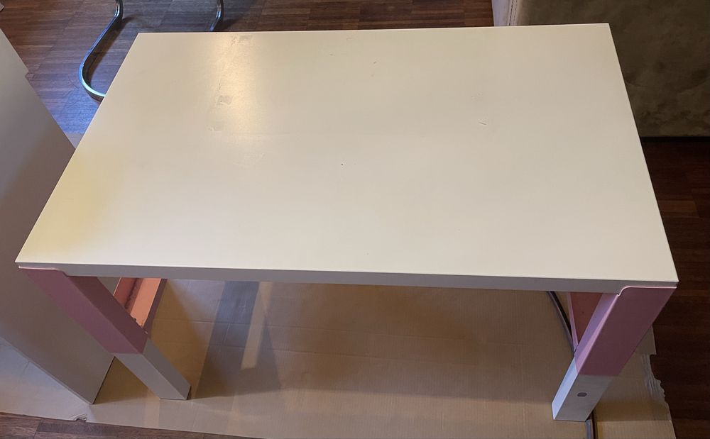 Biurko dla dziwci regulowane Ikea